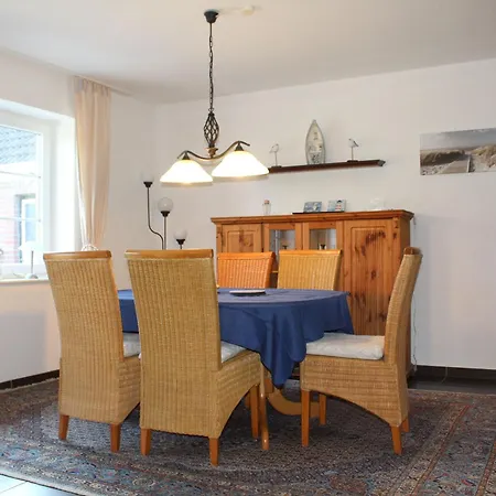 別荘 Gemuetliches Mit Terrasse Und Carport In Hohenfelde