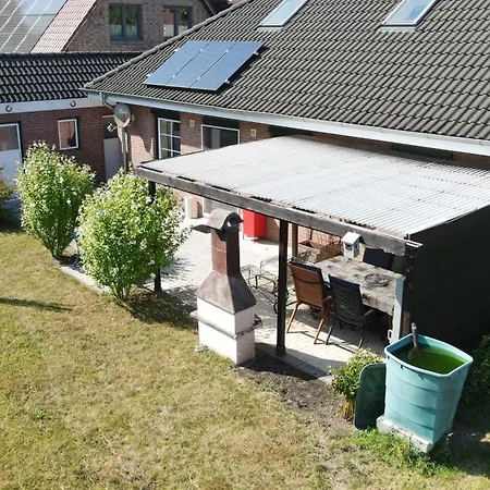 別荘 Gemuetliches Mit Terrasse Und Carport In Hohenfelde